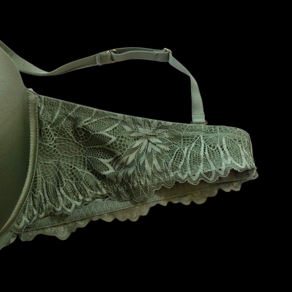 SOLD  La SENZA So Free Criss Cross Front Sage Green Lace Bra Size 38DD - Picture 4 of 6